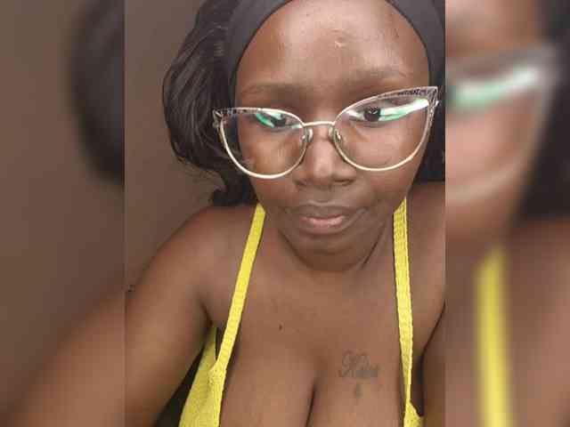Irresistiblepookie webcam