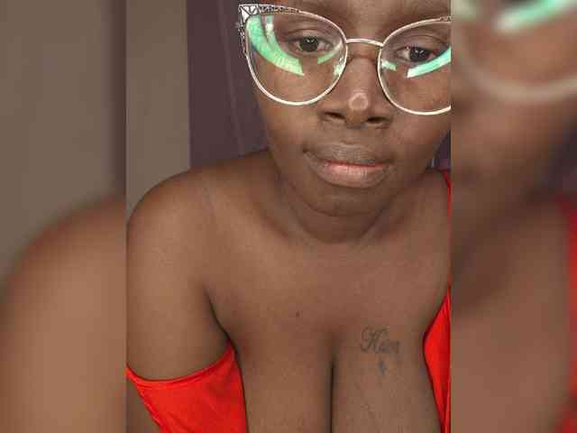 Irresistiblepookie webcam