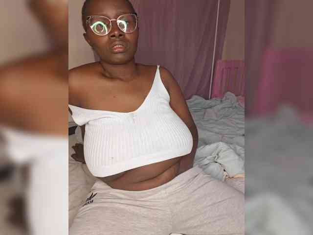 Irresistiblepookie webcam