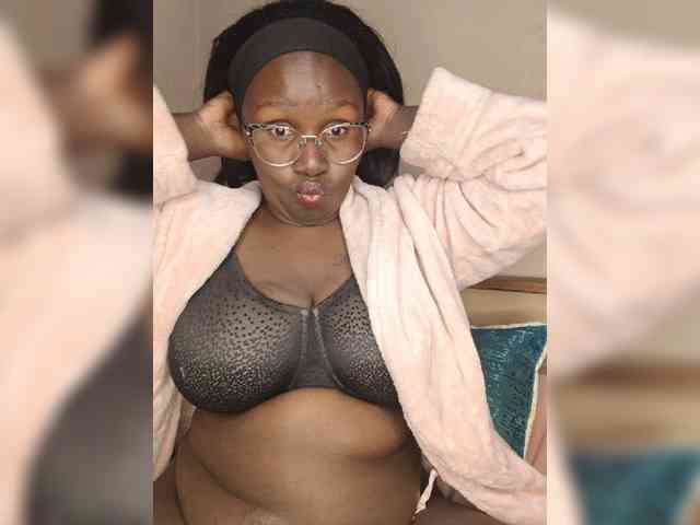 Irresistiblepookie webcam