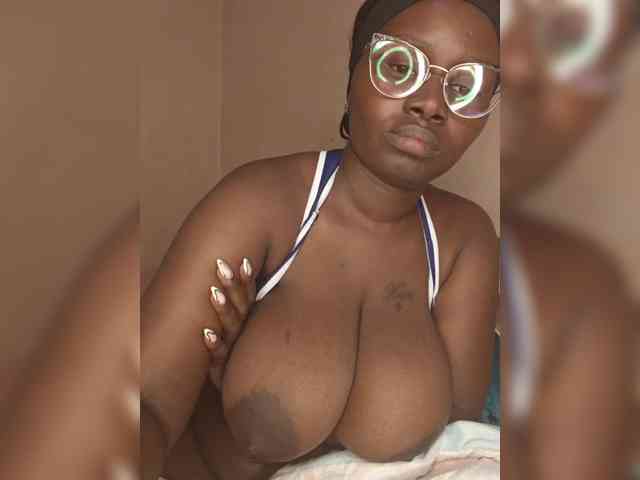 Irresistiblepookie webcam