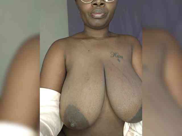 Irresistiblepookie webcam