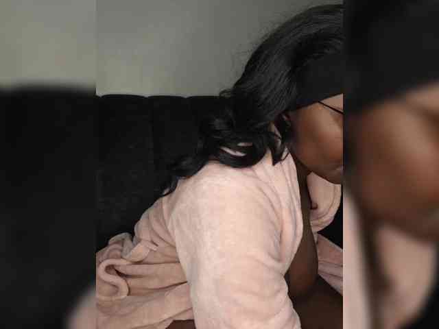 Irresistiblepookie webcam