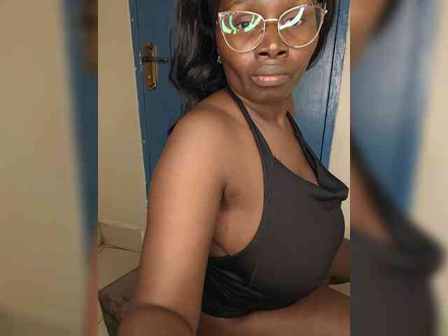 Irresistiblepookie webcam