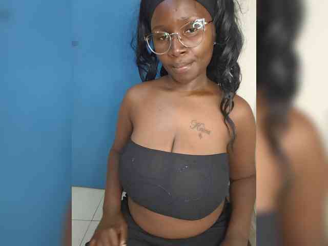 Irresistiblepookie webcam