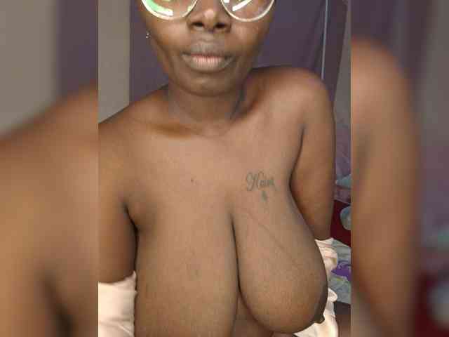 Irresistiblepookie webcam