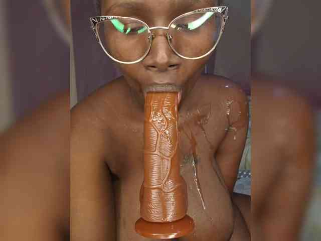 Irresistiblepookie webcam