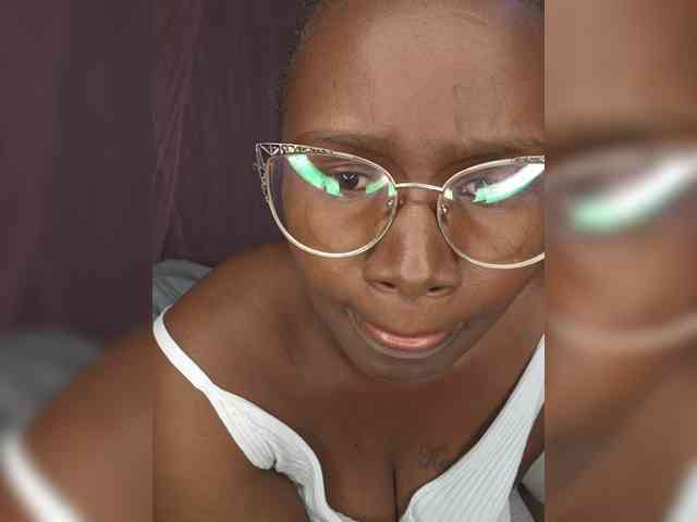 Irresistiblepookie webcam