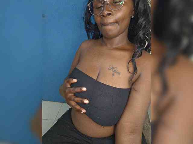 Irresistiblepookie webcam