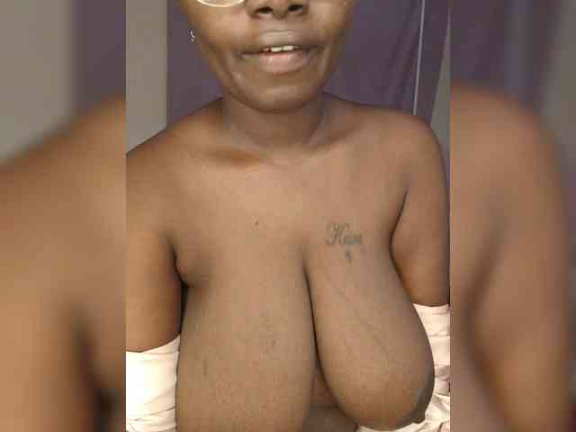 Irresistiblepookie webcam