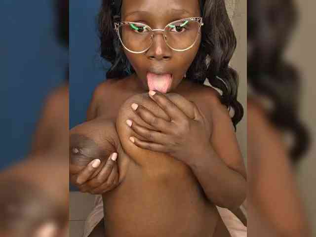 Irresistiblepookie webcam
