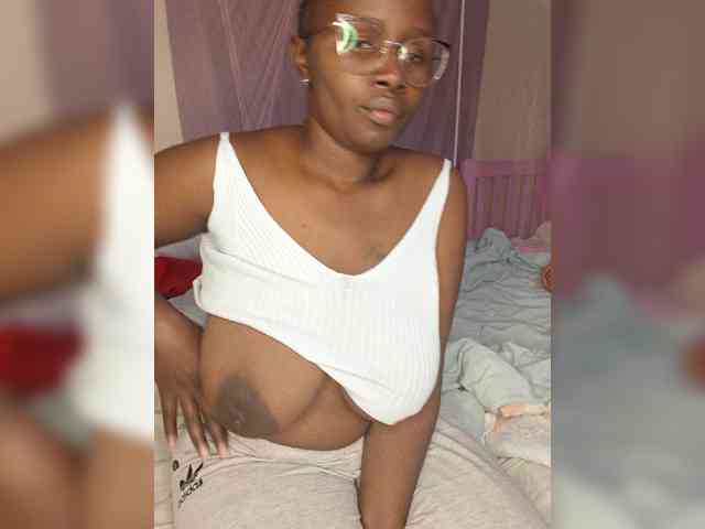 Irresistiblepookie webcam