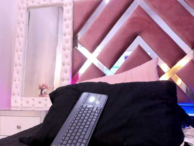 jasmineblush live cam preview