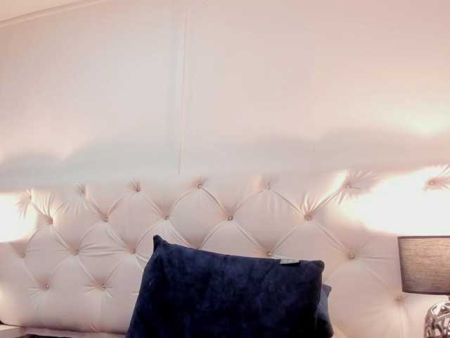 Zoe-Evaanss live cam on BongaCams