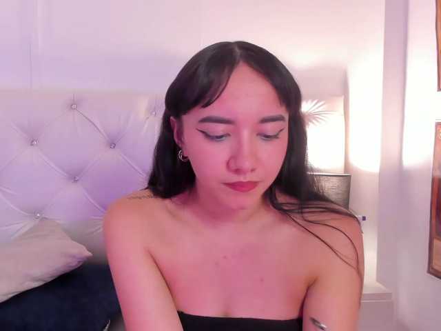 Zoe-Evaanss live cam on BongaCams