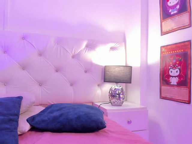Zoe-Evaanss live cam on BongaCams