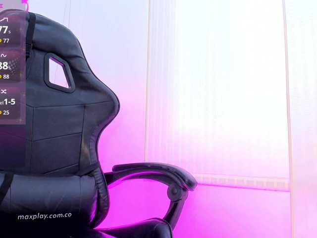 Zoe-Evaanss live cam on BongaCams