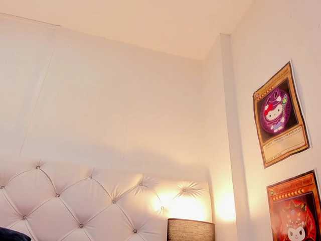 Zoe-Evaanss live cam on BongaCams