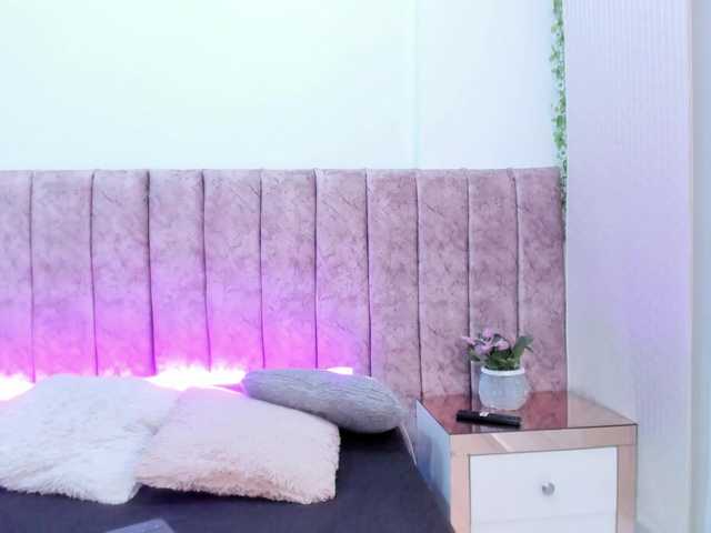 Zoe-Evaanss live cam on BongaCams