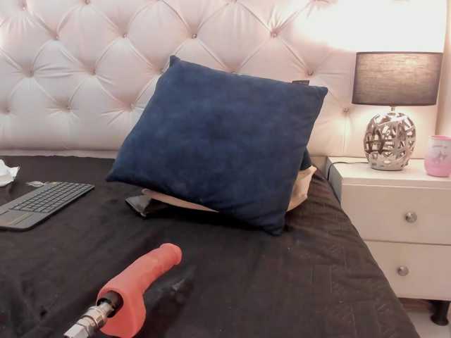Zoe-Evaanss live cam preview