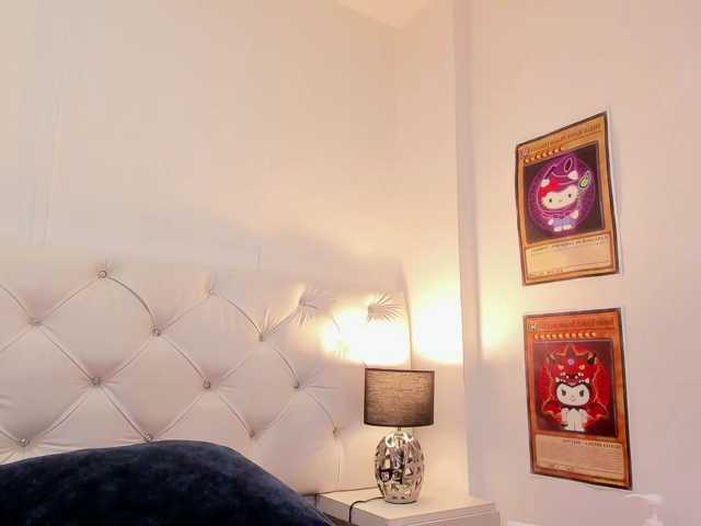 Zoe-Evaanss live cam preview