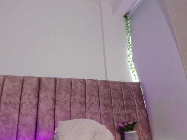 Zoe-Evaanss live cam on BongaCams