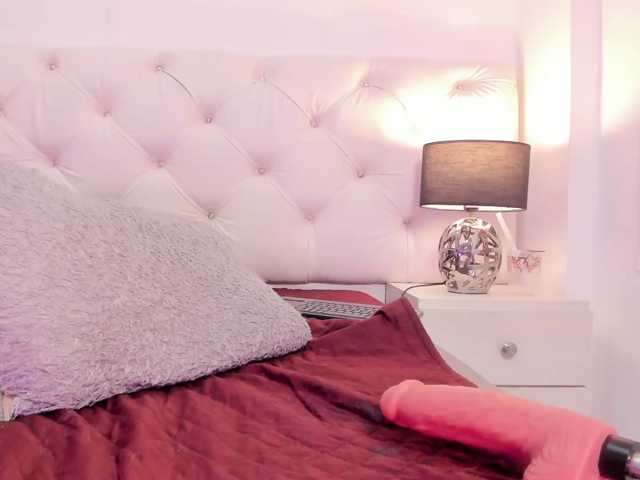 le modèle Zoe-Evaanss est en webcam porno dans un show sur le site bongacams, il possède les tags suivants: Latino/Hispanic,Brunette,Shaved