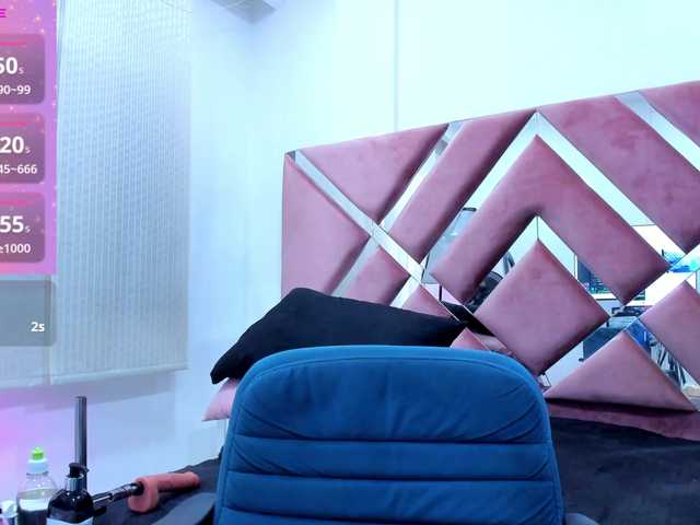 Zoe-Evaanss live cam on BongaCams