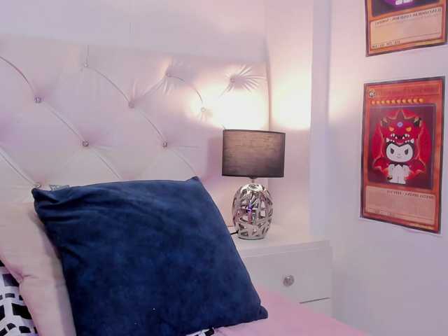 Zoe-Evaanss live cam on BongaCams