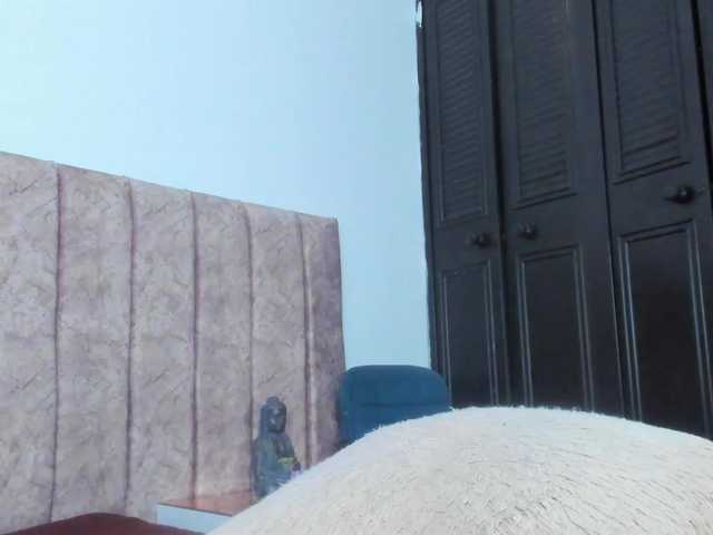 Zoe-Evaanss live cam preview