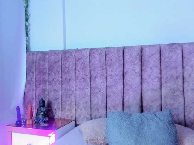 Miia-Rogerss live cam preview