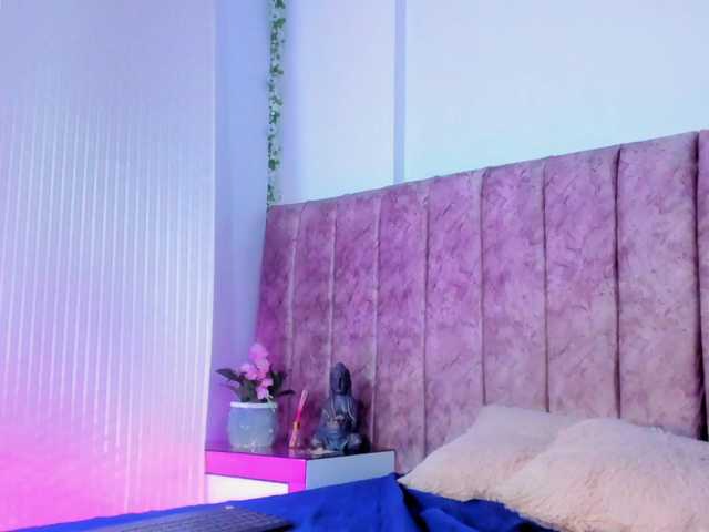 Miia-Rogerss live cam preview