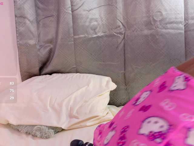 zury-moon live cam on BongaCams