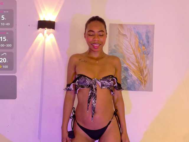 zury-moon live cam on BongaCams