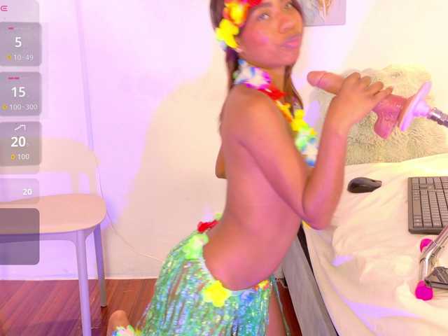 zury-moon live cam on BongaCams