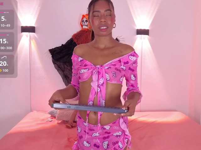 zury-moon, en directo ahora en BongaCams