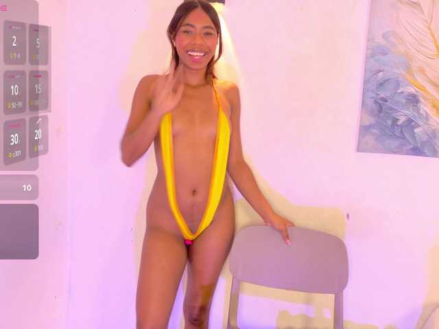 zury-moon live cam on BongaCams