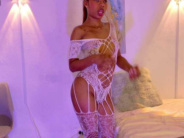 zury-moon live webcam show