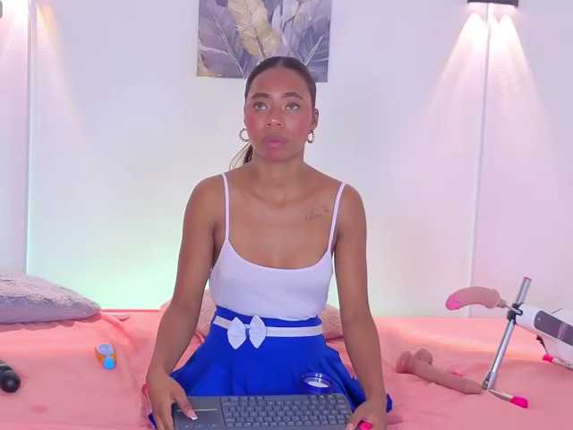 zury-moon live cam on BongaCams
