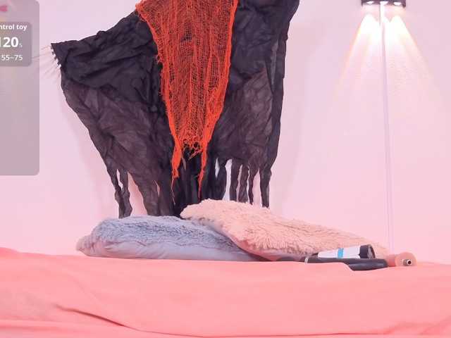 zury-moon live cam on BongaCams