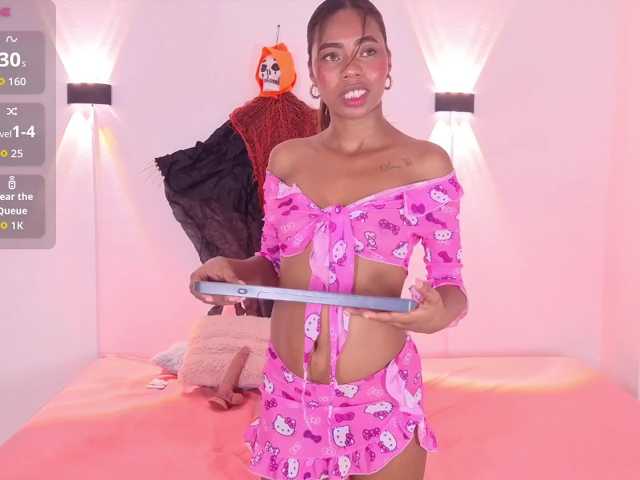 zury-moon live cam on BongaCams