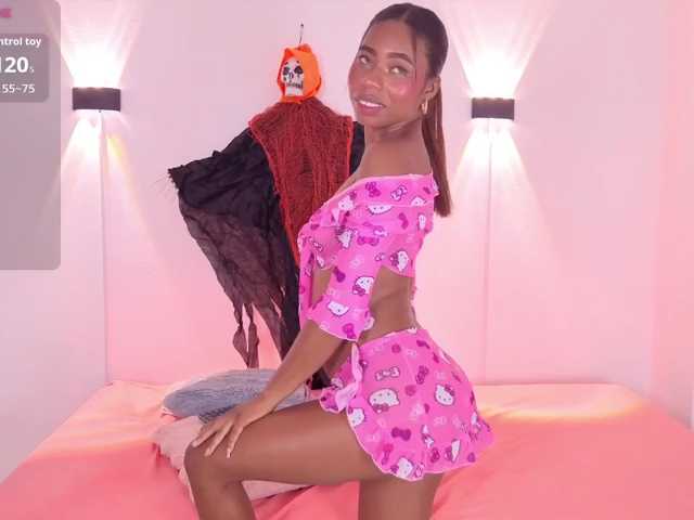zury-moon live cam on BongaCams