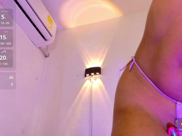 zury-moon live cam on BongaCams
