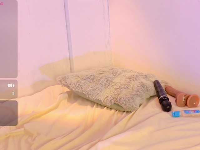 zury-moon live cam on BongaCams