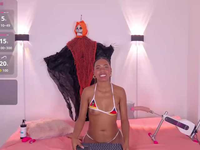 zury-moon live cam on BongaCams