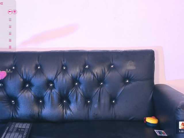 zury-moon live cam on BongaCams