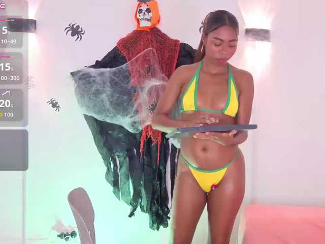 zury-moon live cam on BongaCams