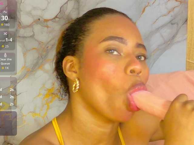 zury-moon live cam on BongaCams