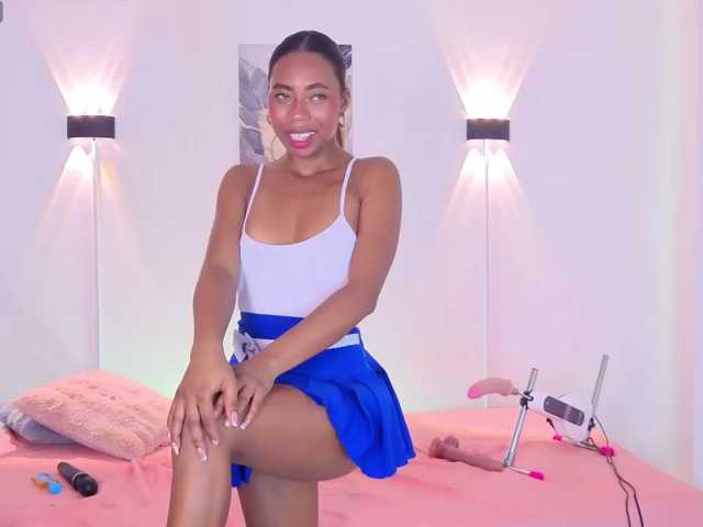 zury-moon live cam on BongaCams