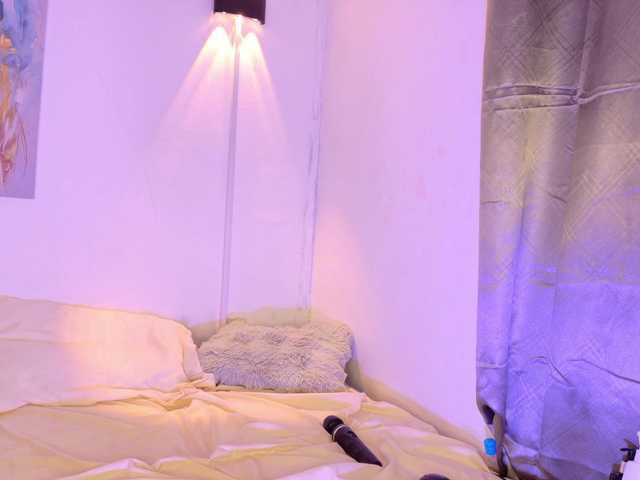 zury-moon live cam on BongaCams